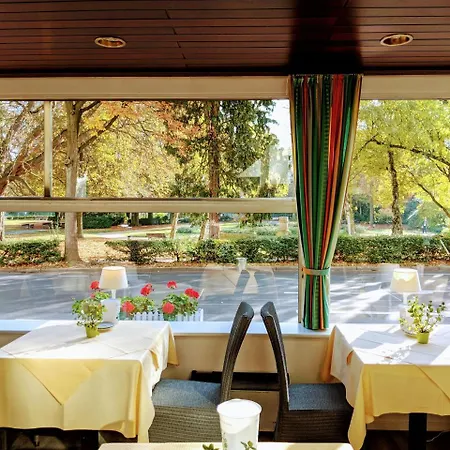Hotel Eden Am Kurpark 3*