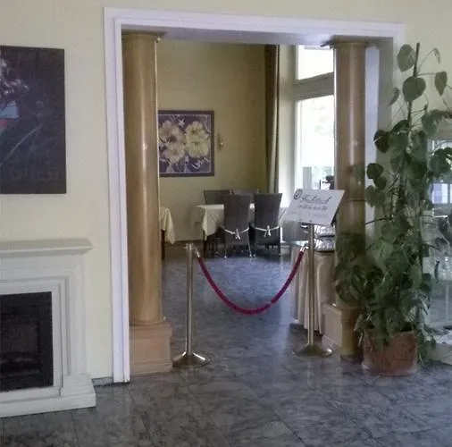 Eden Am Kurpark 酒店 3*