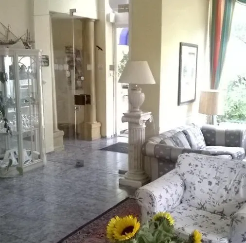 Eden Am Kurpark 酒店