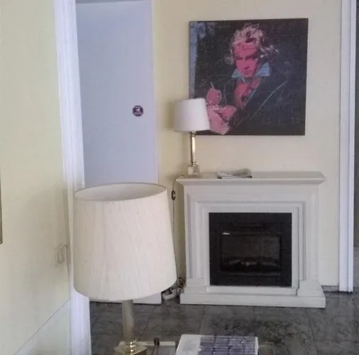 Eden Am Kurpark 酒店 3*